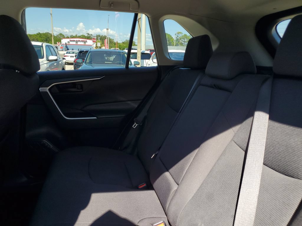 Used 2019 Toyota RAV4 LE FWD image 14