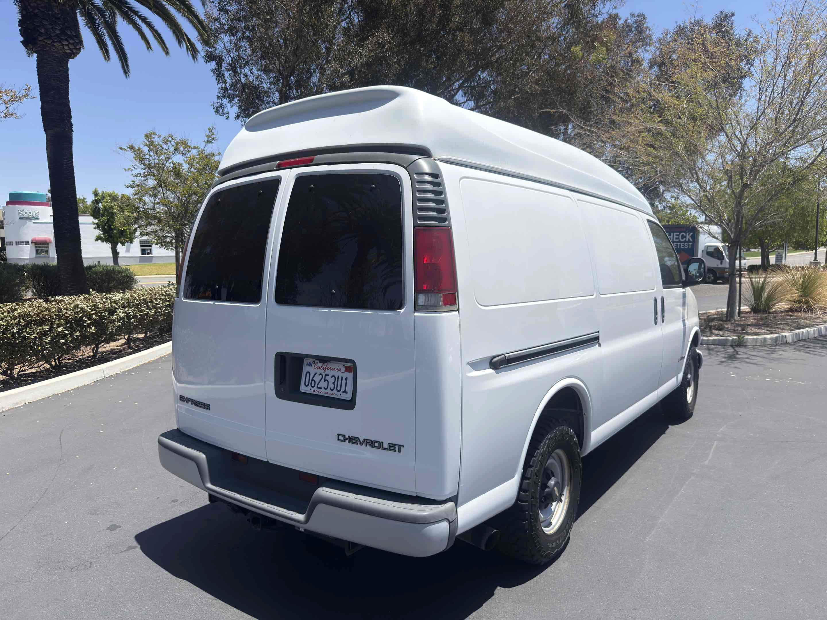 Used 2001 Chevrolet Express 3500 w/ Convenience Pkg 1 RWD image 78