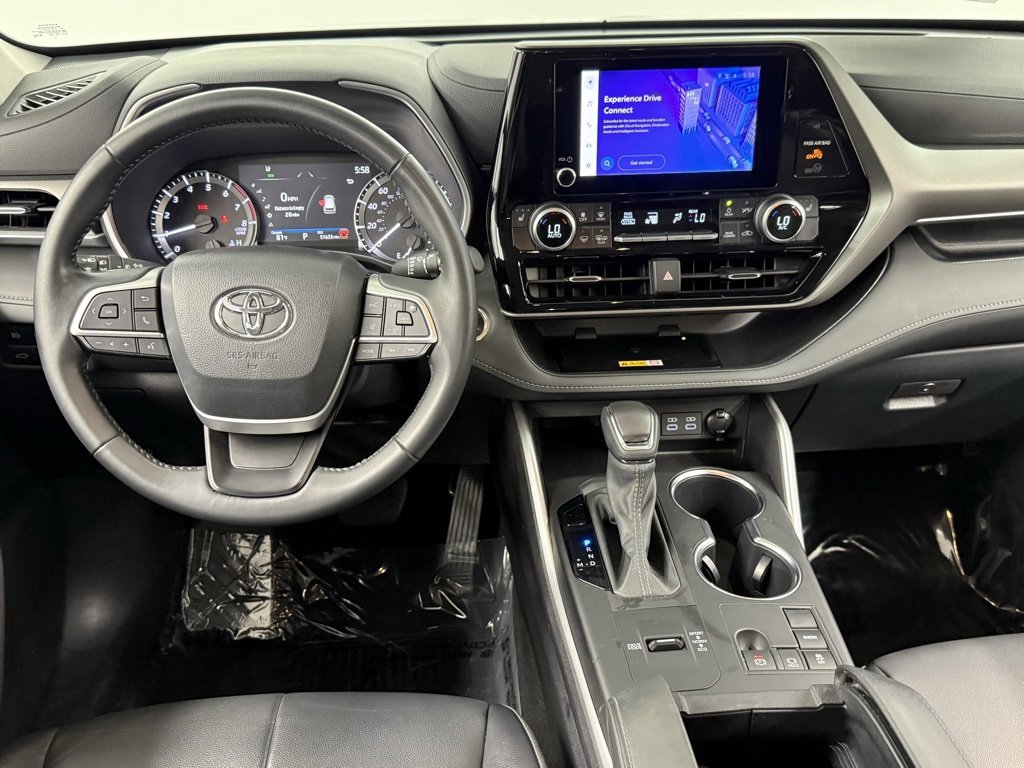 Used 2024 Toyota Highlander XLE image 34