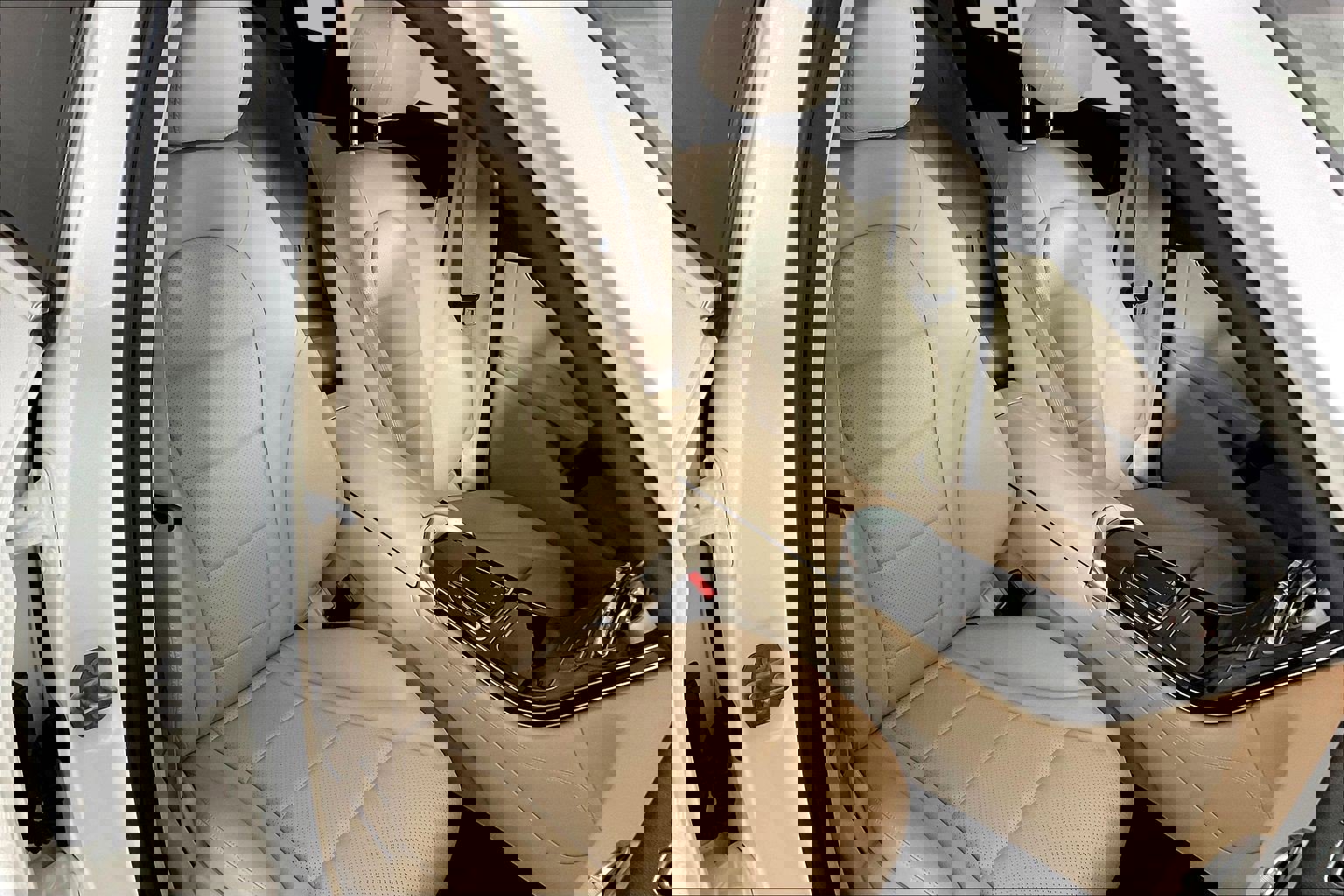 Used 2020 Mercedes-Benz GLC 300 image 7