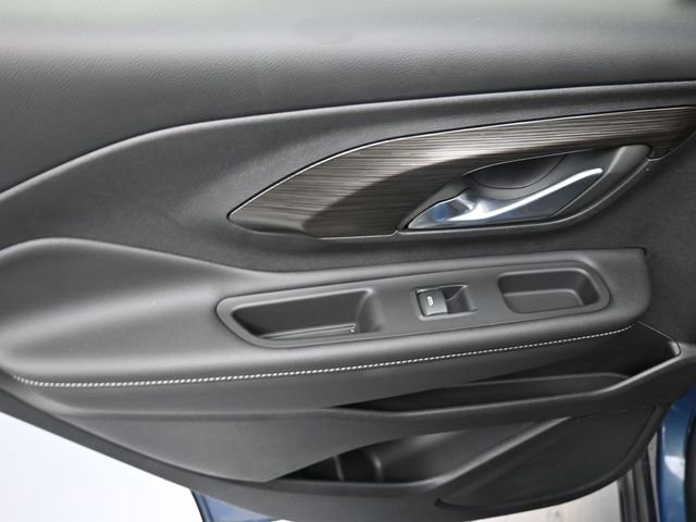 Used 2024 GMC Terrain SLT w/ Infotainment Package II image 19