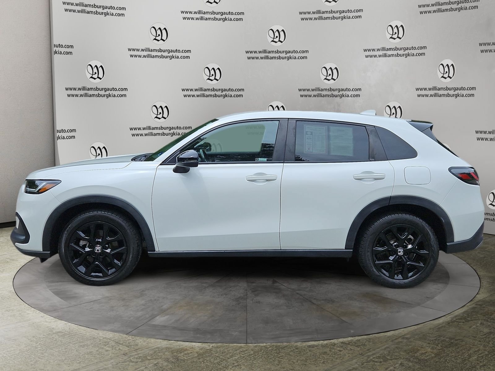 Used 2023 Honda HR-V Sport image 2