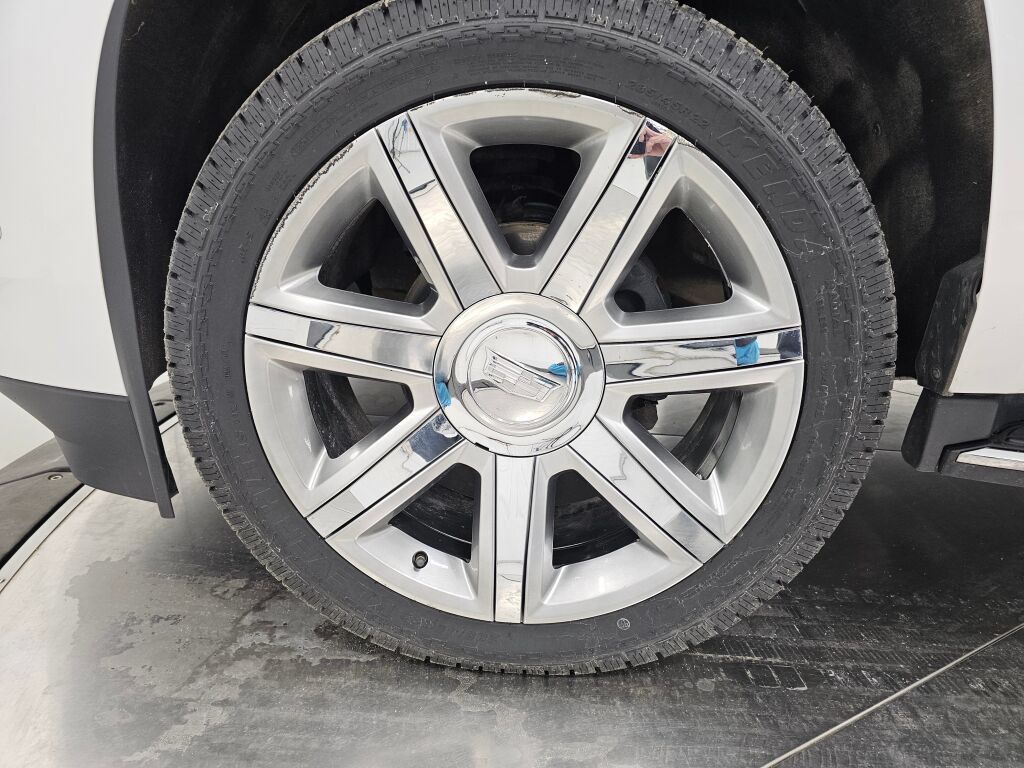 Used 2019 Cadillac Escalade Luxury AWD/4WD image 10