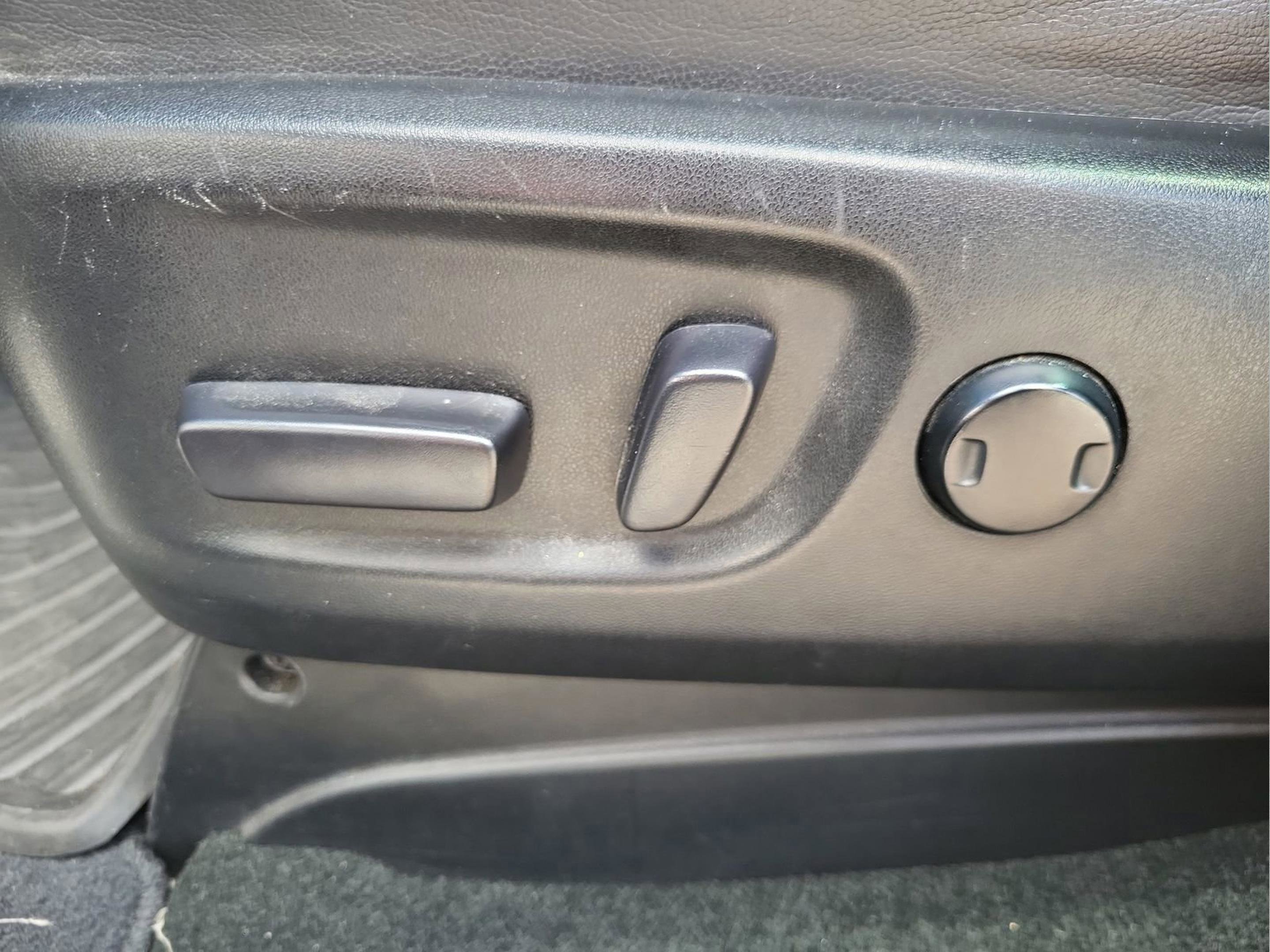 Used 2018 Toyota Sienna SE FWD image 14