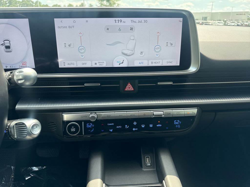 Used 2024 Hyundai Ioniq 6 SE AWD/4WD image 18