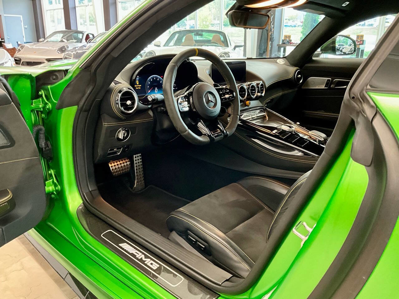 Used 2020 Mercedes-Benz AMG GT R image 22