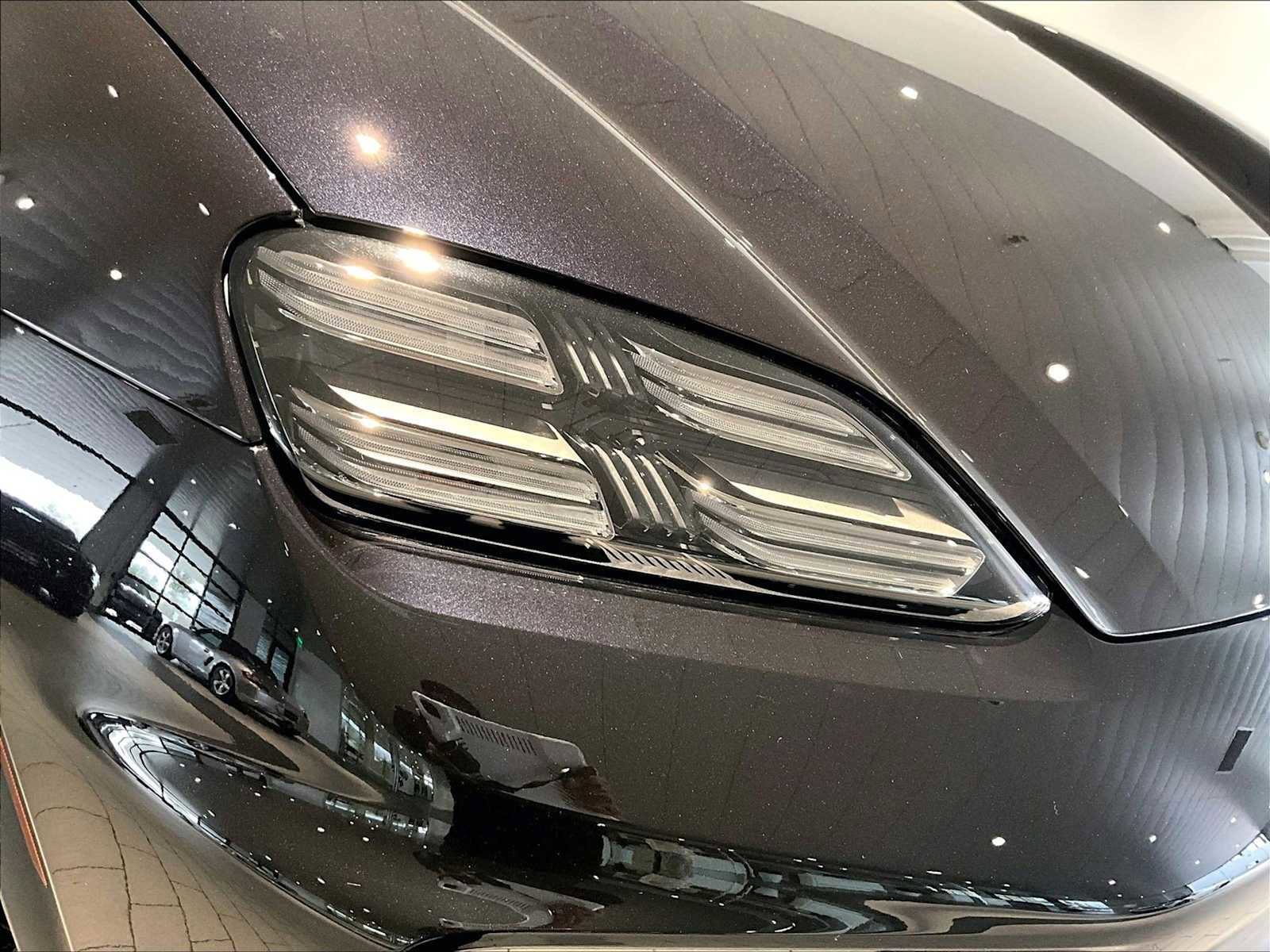 New 2026 Porsche Macan 4 Electric image 12