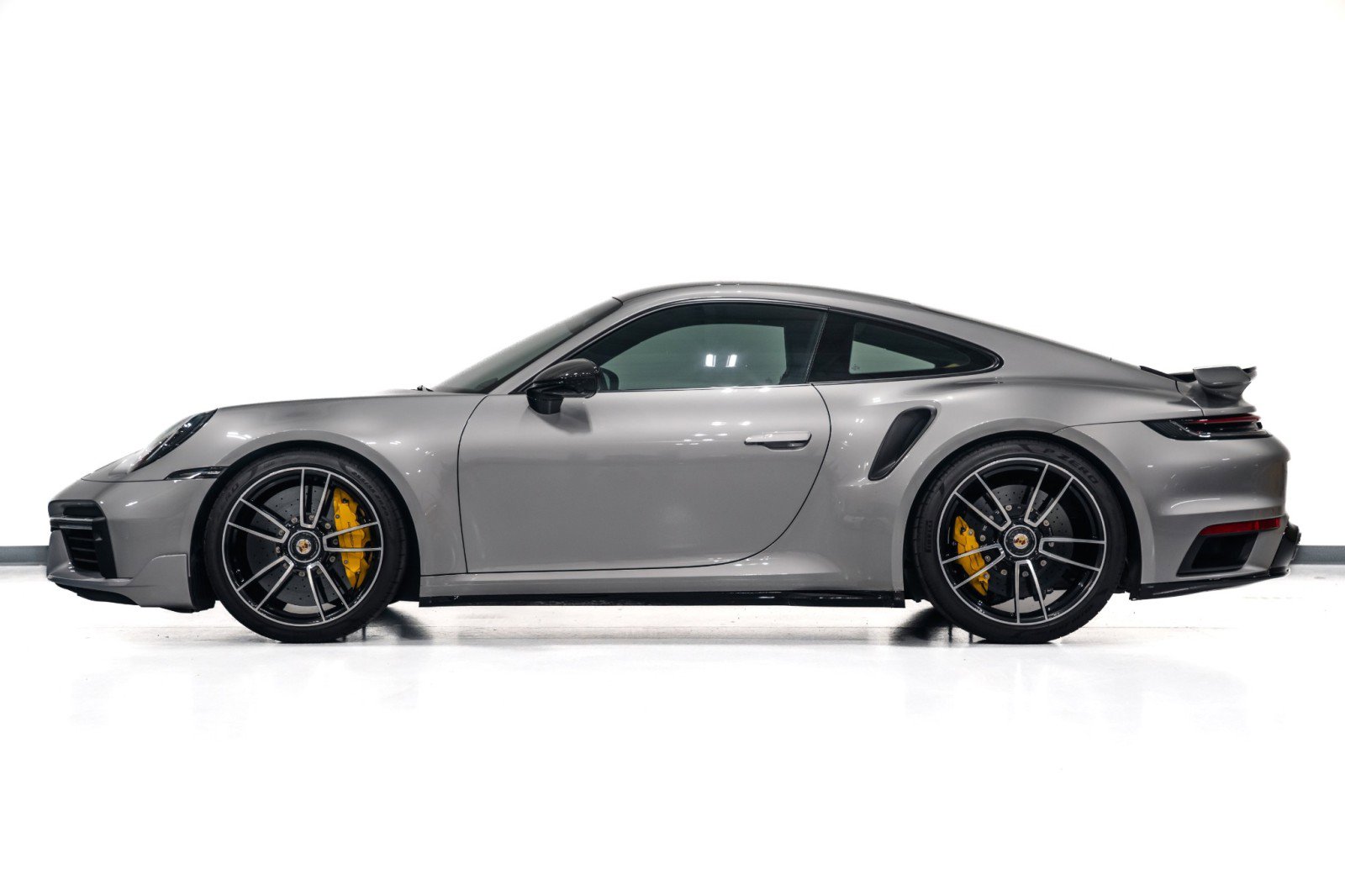 Used 2021 Porsche 911 Turbo S image 5