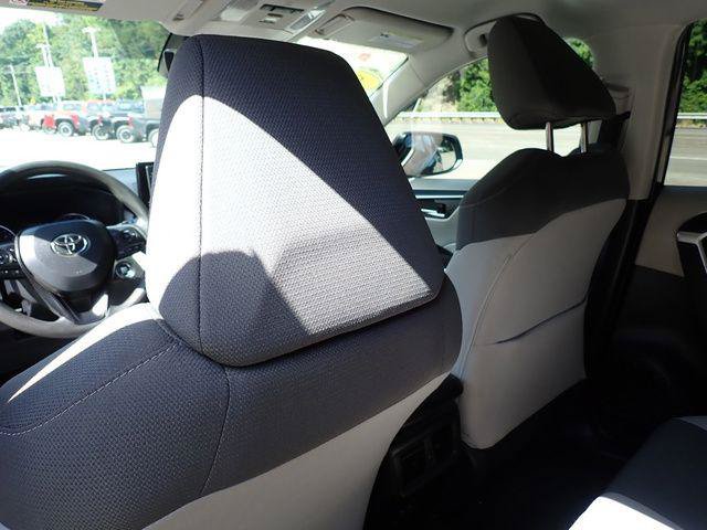 Certified 2022 Toyota RAV4 XLE AWD/4WD image 16