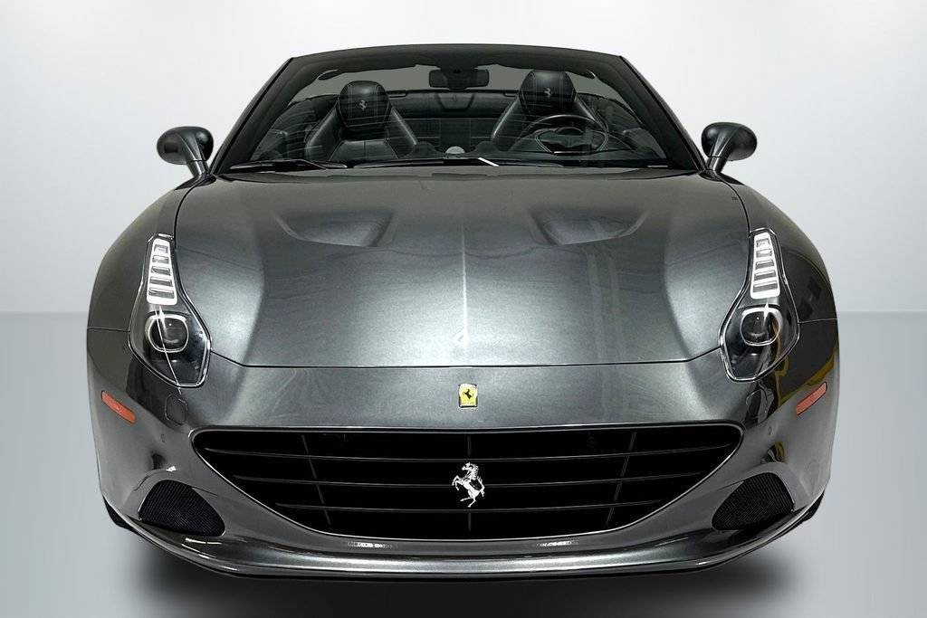 Used 2015 Ferrari California T RWD image 2