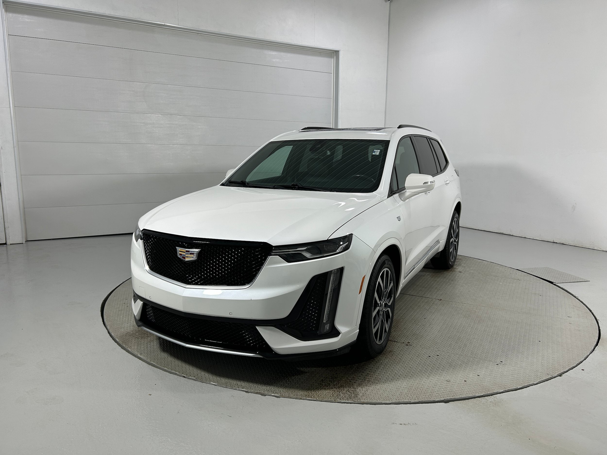 Used 2021 Cadillac XT6 Sport w/ LPO, Floor Liner Package AWD/4WD image 21