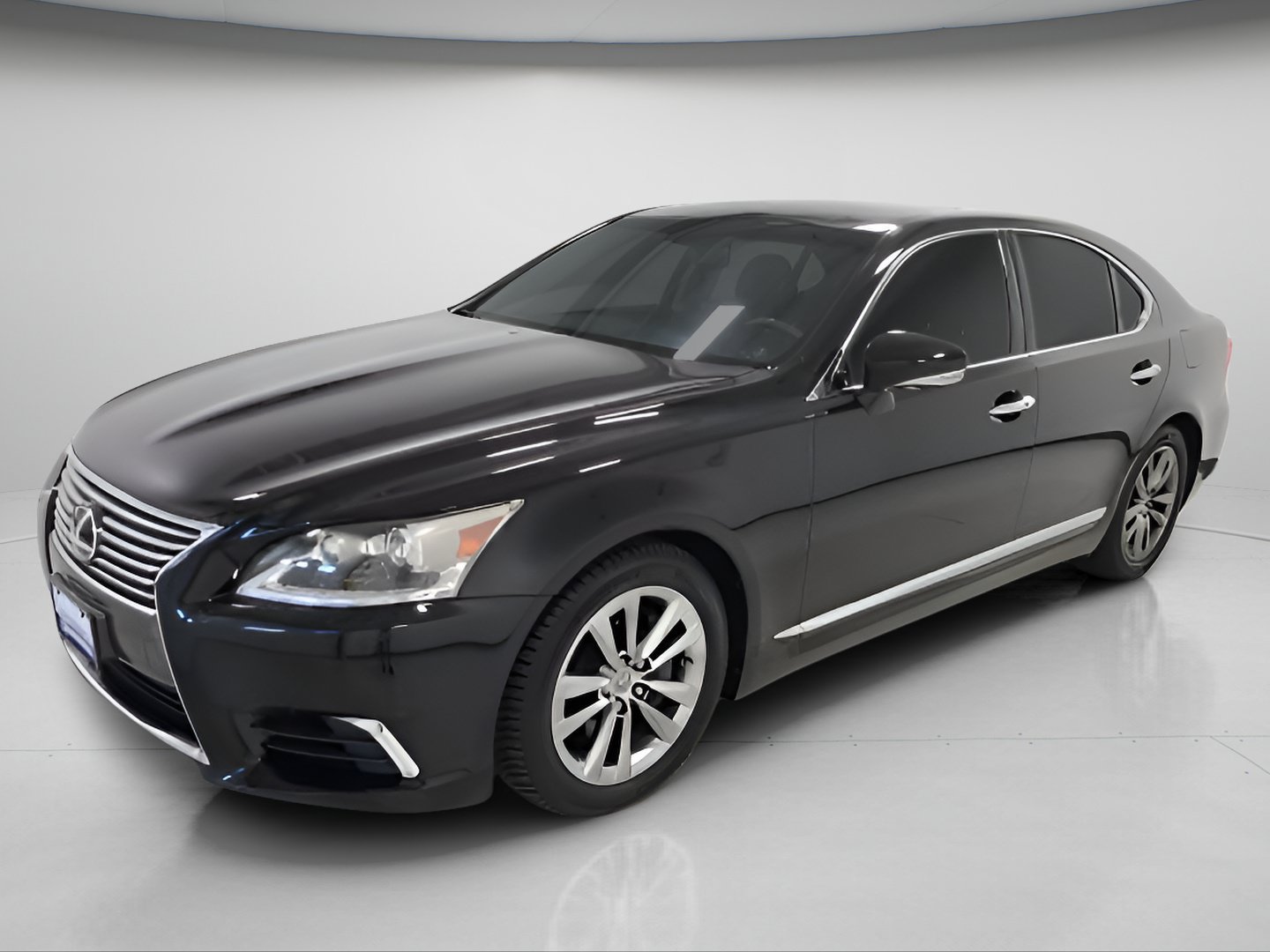 Used 2016 Lexus LS 460 AWD w/ Comfort Package image 3