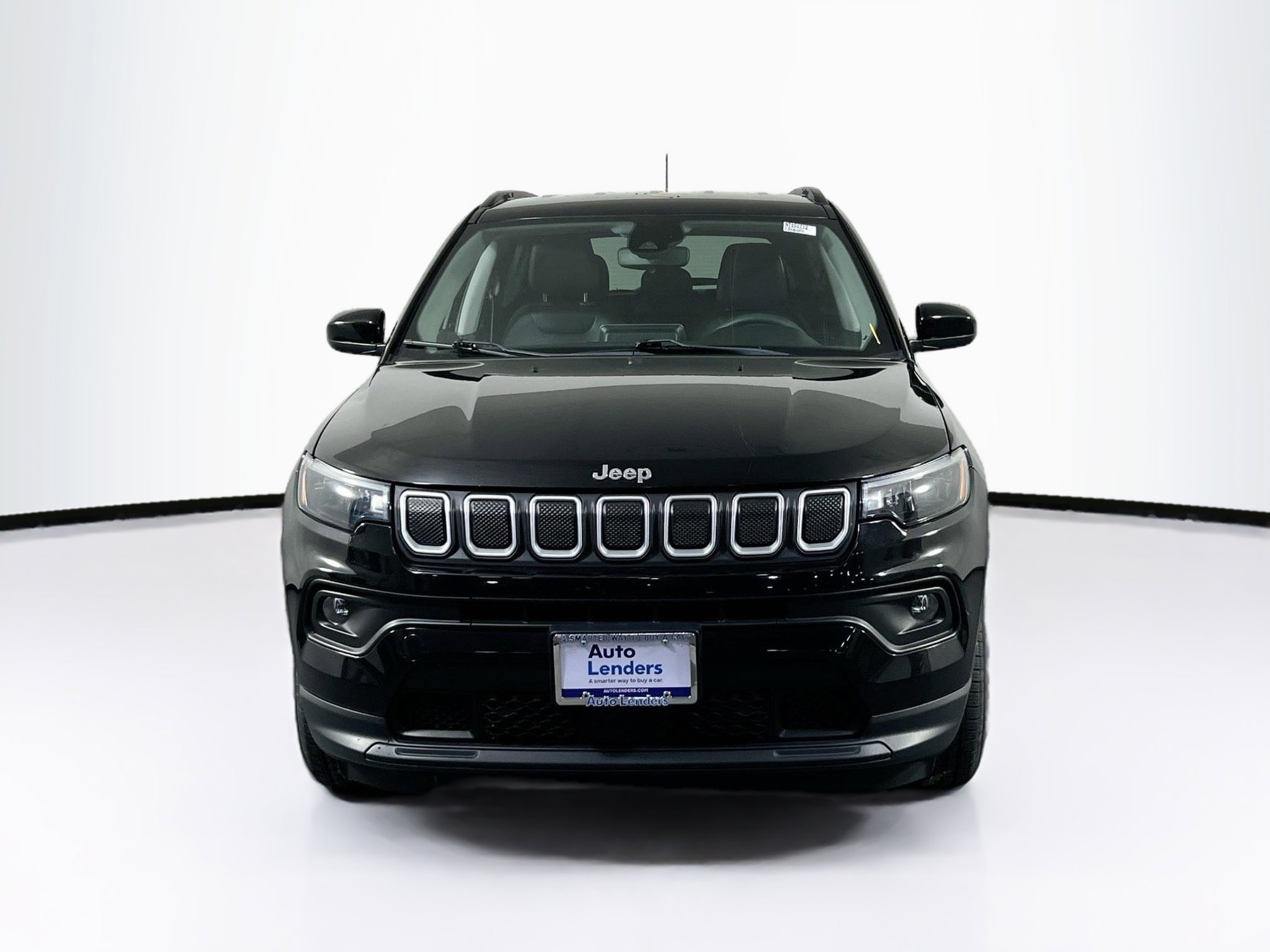 Used 2022 Jeep Compass Latitude image 2