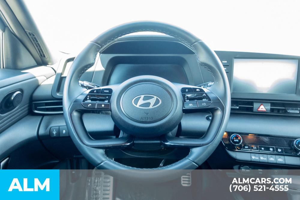 Used 2025 Hyundai Elantra Sport FWD image 28