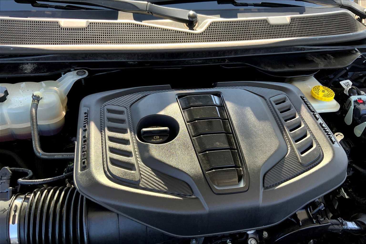 Used 2023 Jeep Wagoneer L Series III w/ Preferred Equipment Group image 31