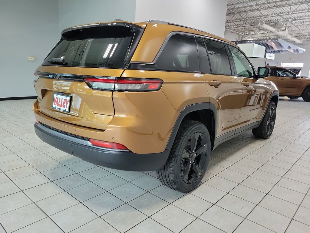 New 2026 Jeep Grand Cherokee Limited w/ Limited Altitude Package AWD/4WD image 6