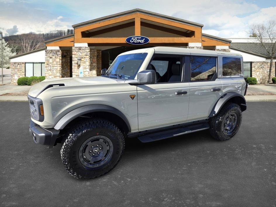 New 2025 Ford Bronco Badlands w/ Sasquatch Package image 1