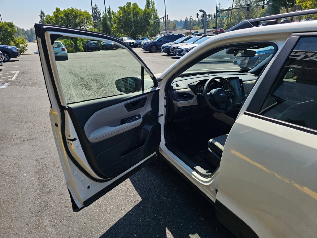 Used 2025 Subaru Forester Premium AWD/4WD image 18