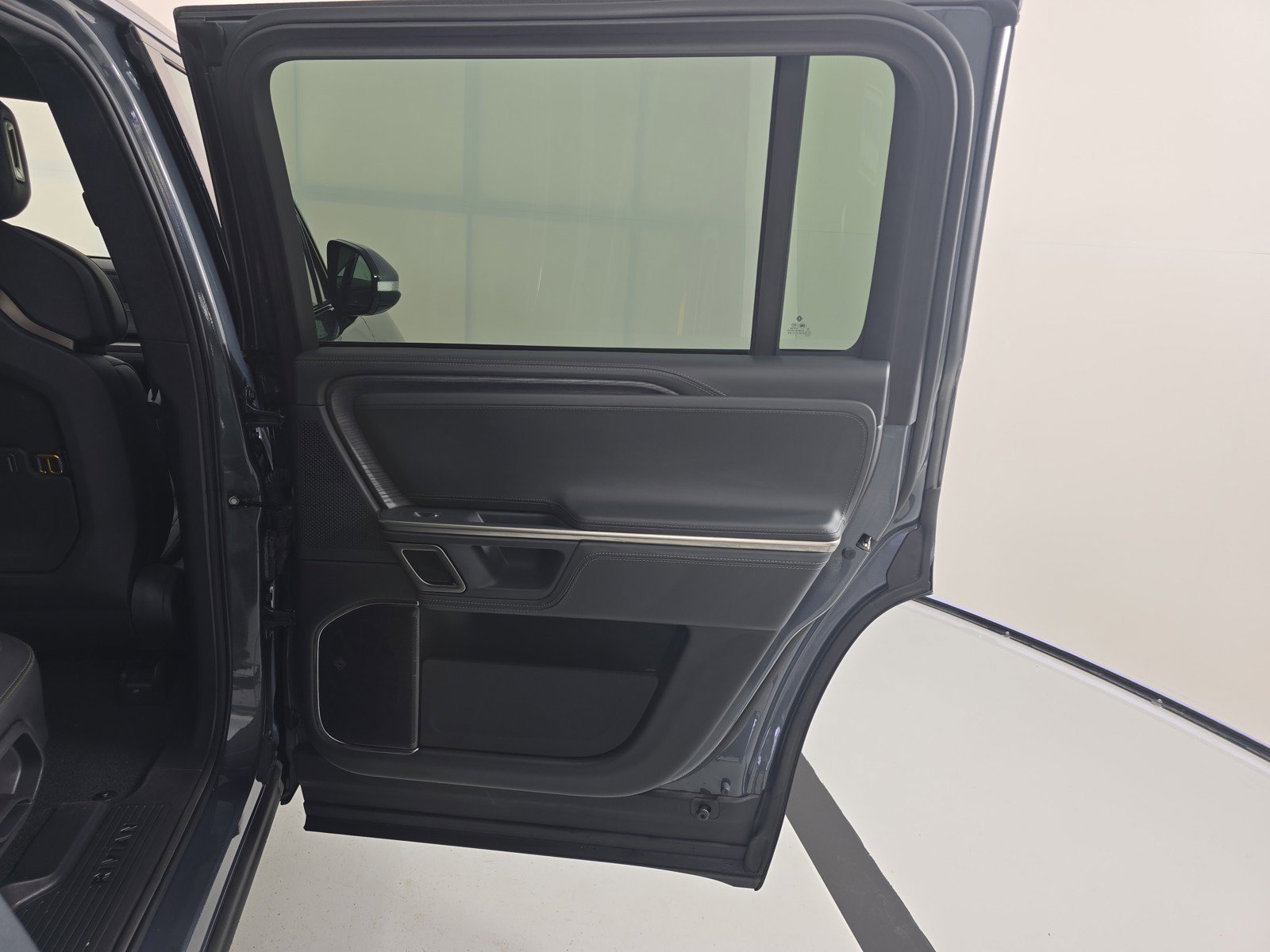 Used 2024 Rivian R1S Adventure image 19