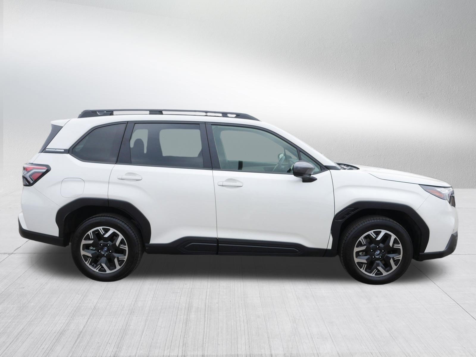 Used 2025 Subaru Forester Premium AWD/4WD image 8