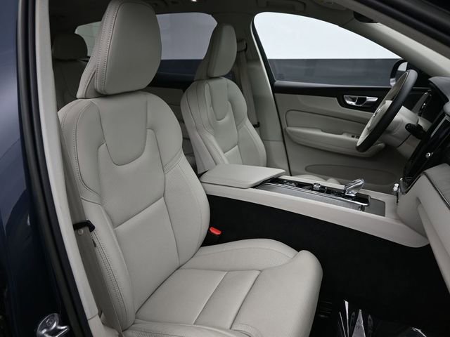 Used 2023 Volvo XC60 B5 Ultimate w/ Protection Package Premier FWD image 33