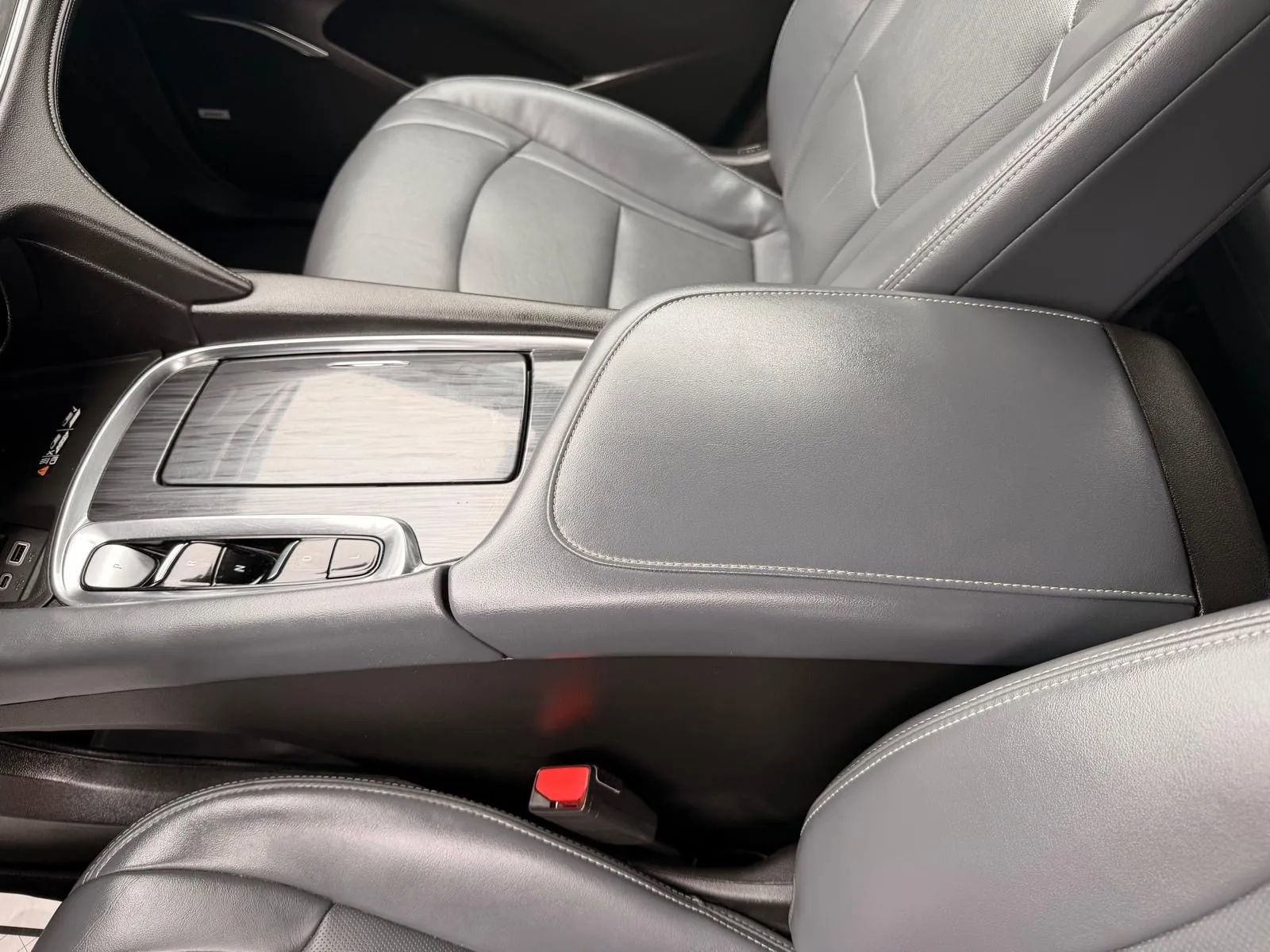 Used 2023 Buick Enclave Essence w/ Experience Buick Package FWD image 15