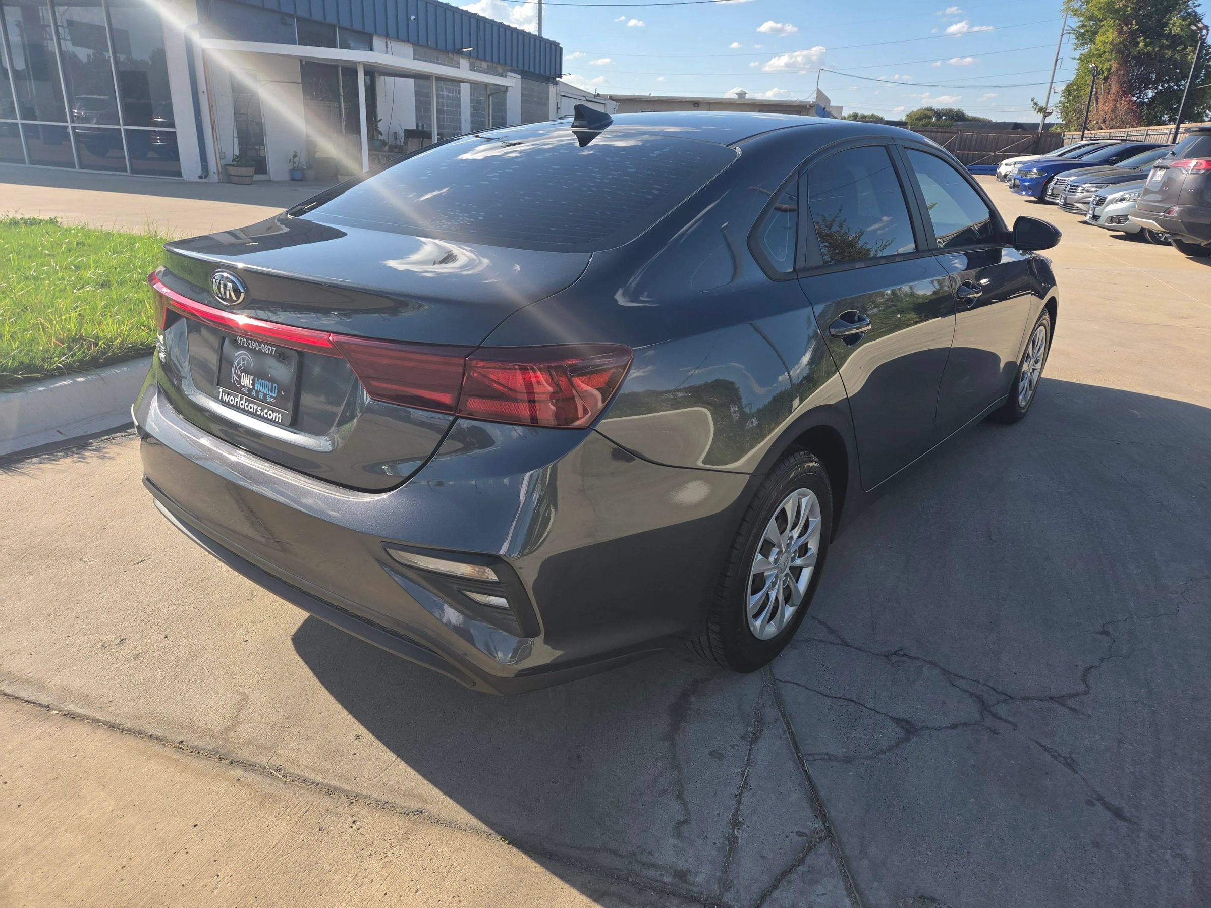 Used 2021 Kia Forte Sedan FWD image 3