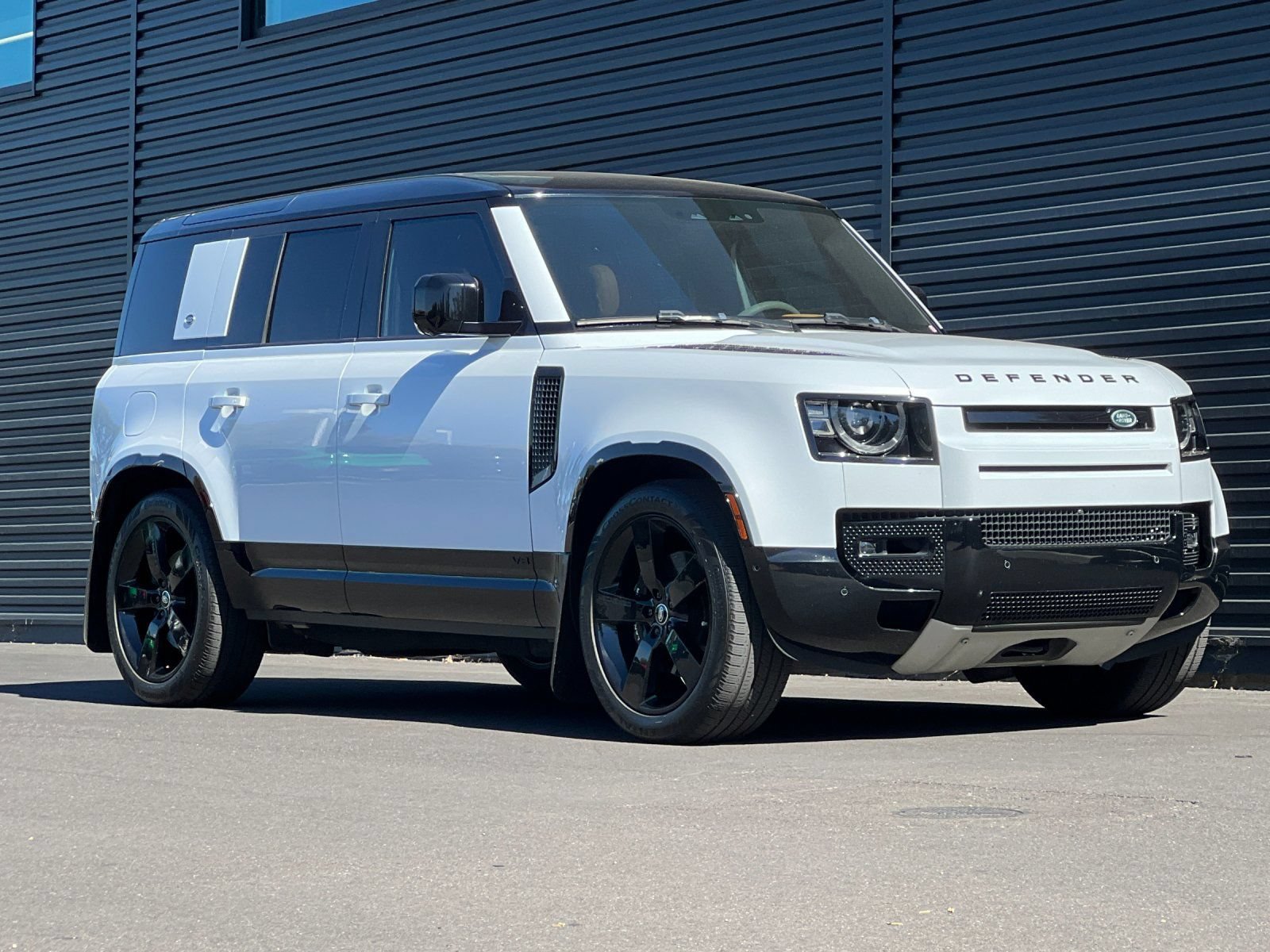 Used 2023 Land Rover Defender 110 V8 AWD/4WD image 8