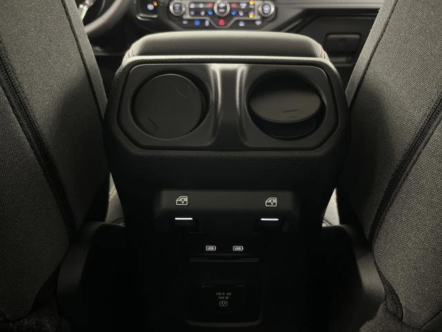 Used 2024 Jeep Wrangler Unlimited Sahara image 30