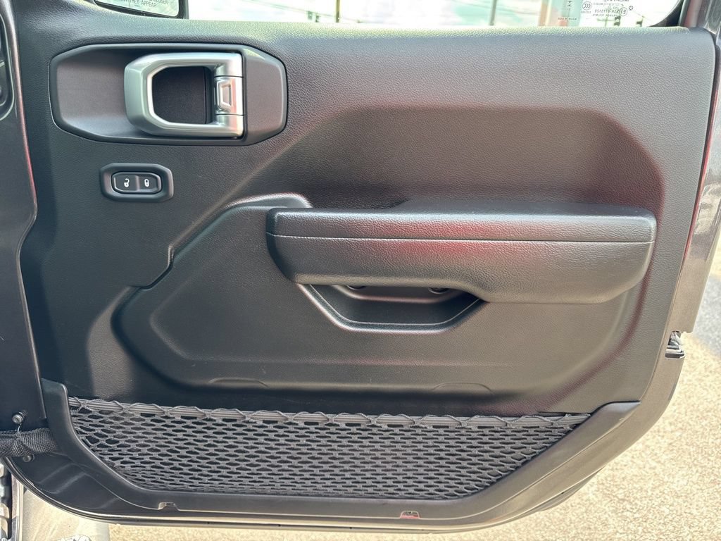 Used 2023 Jeep Gladiator Overland AWD/4WD image 25