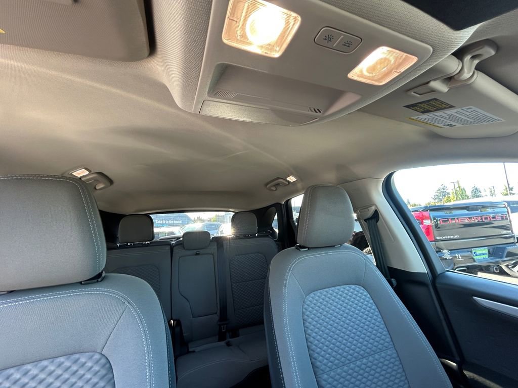 Used 2020 Ford Escape SE Sport image 28