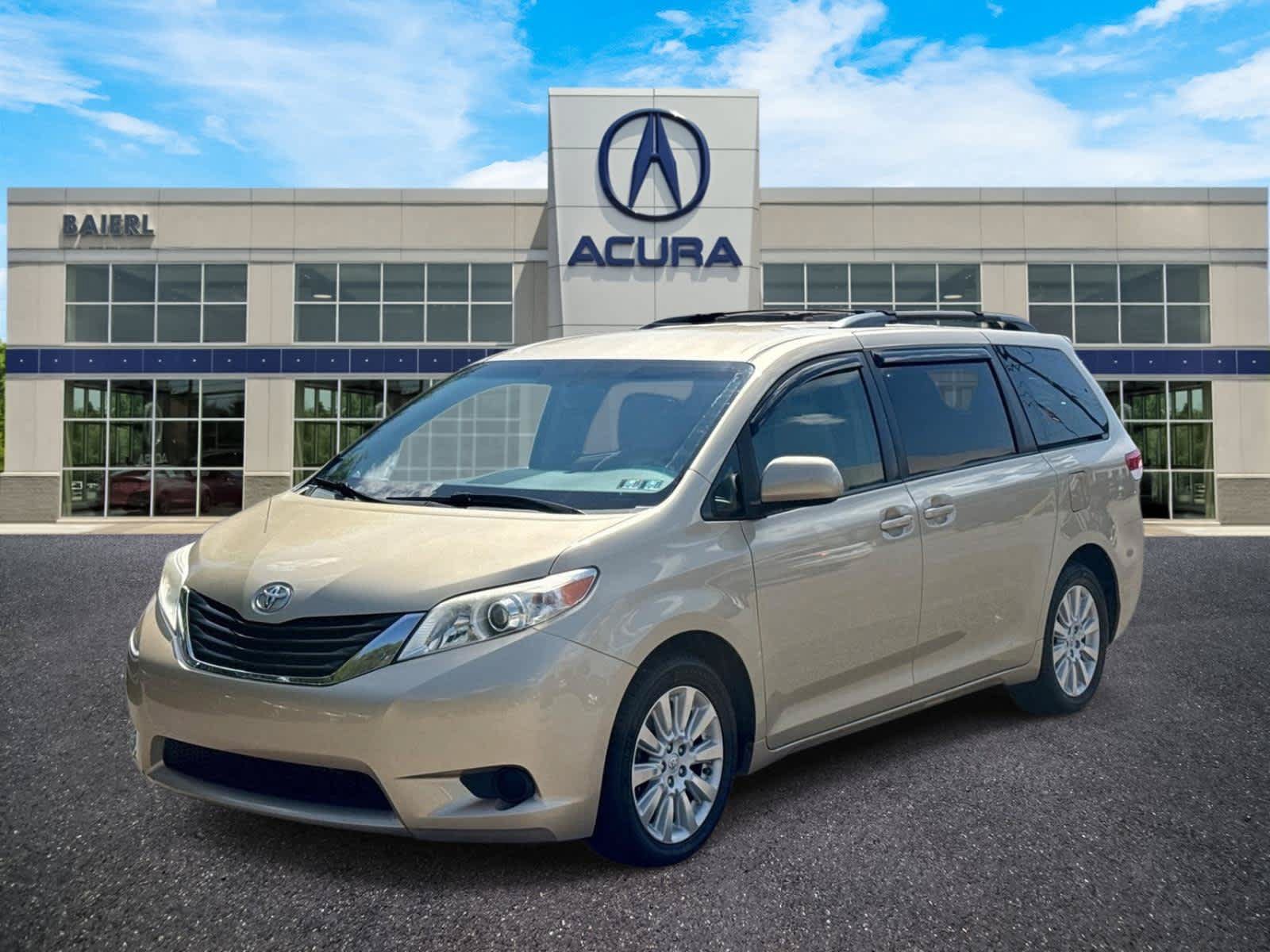 Used 2014 Toyota Sienna LE AWD/4WD video 1