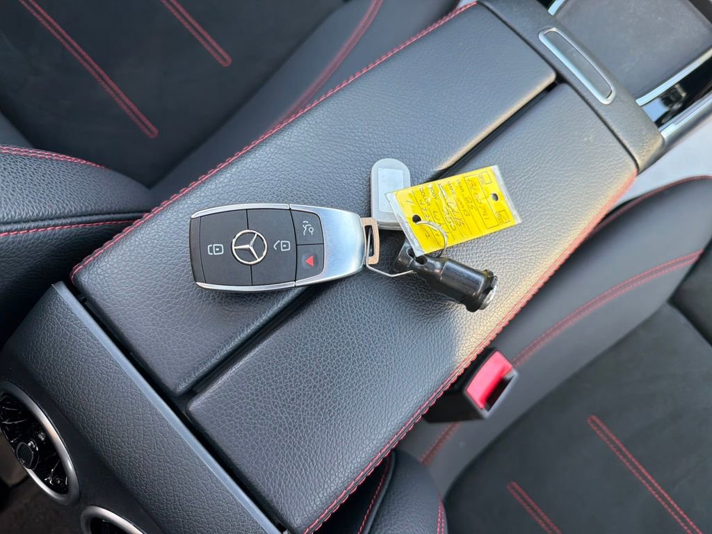 Used 2025 Mercedes-Benz GLB 250 GLB 250 image 29