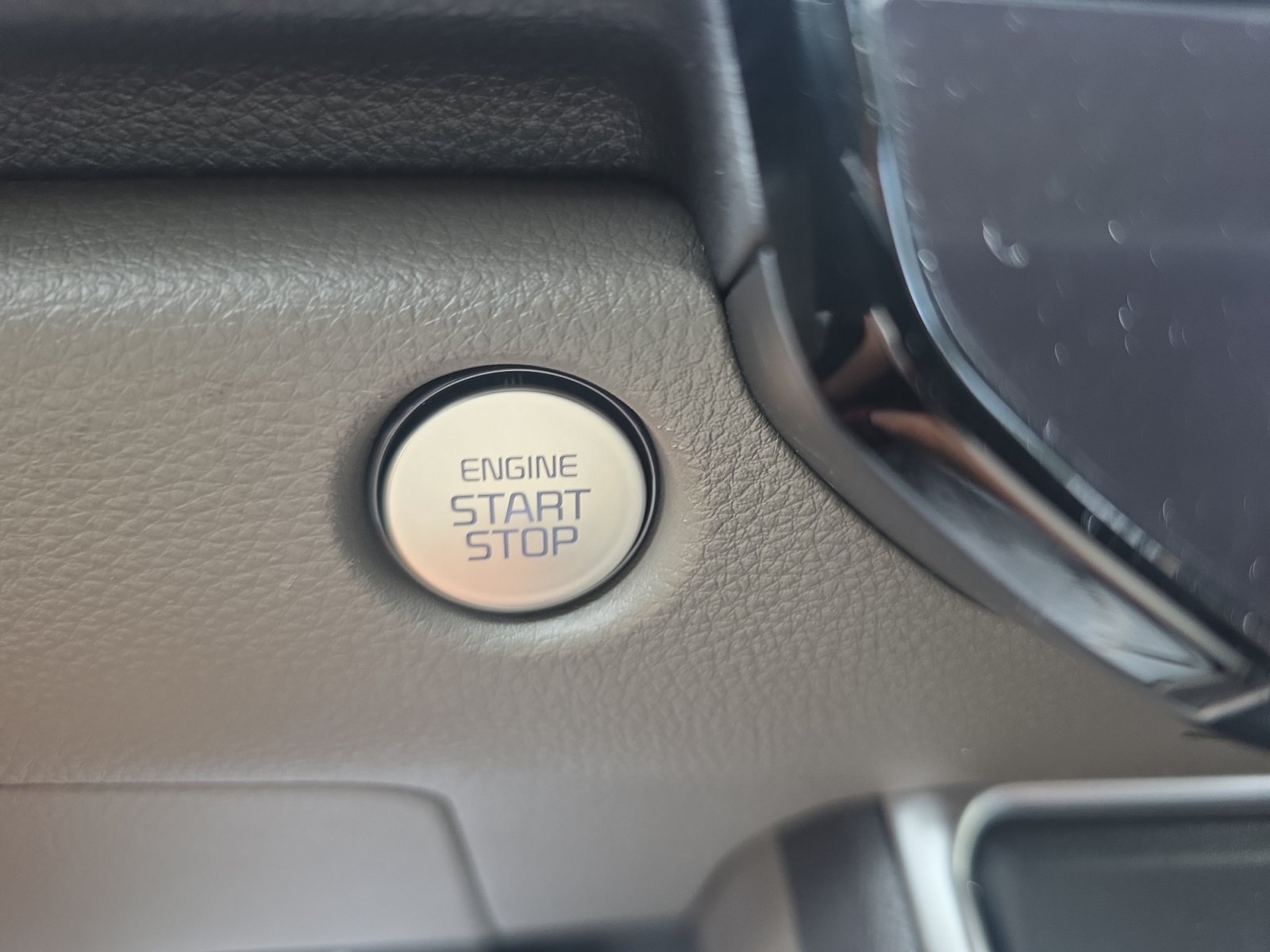 Certified 2026 Kia Carnival LX FWD image 17