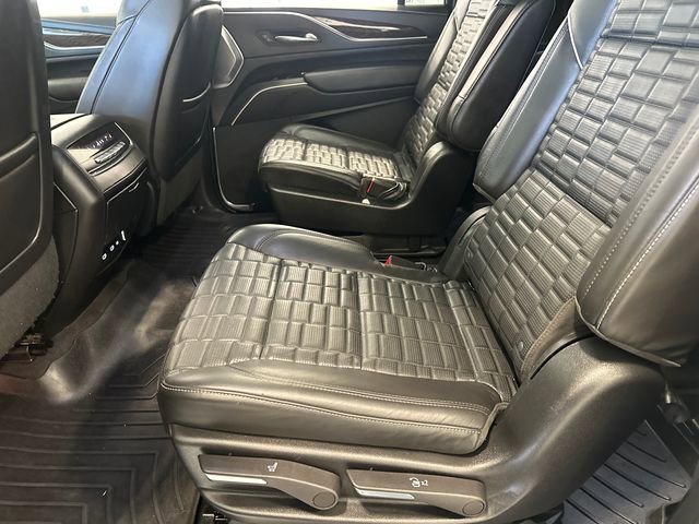 Used 2022 Cadillac Escalade ESV Sport Platinum w/ Heavy-Duty Trailer Package image 27