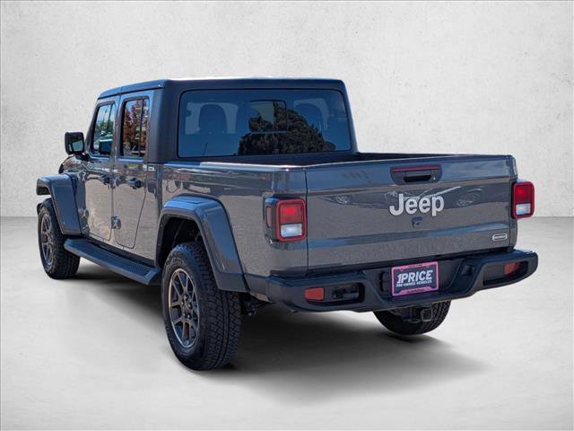 Used 2022 Jeep Gladiator Overland w/ Cold Weather Group image 8