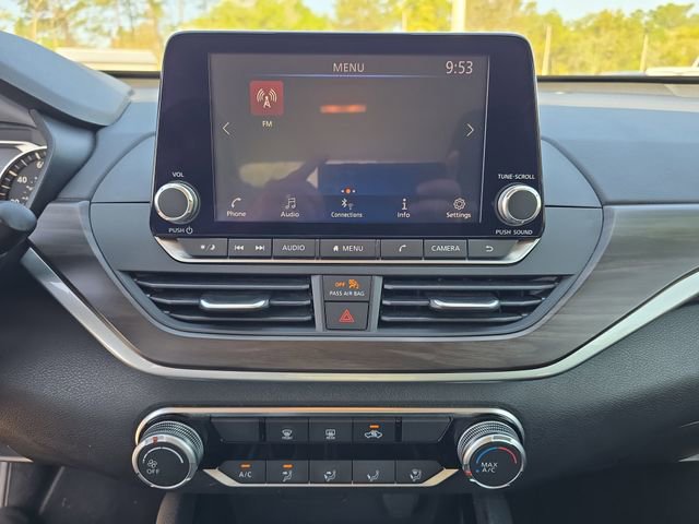 Used 2024 Nissan Altima 2.5 SV image 17