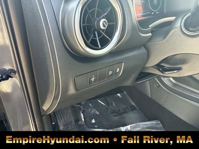 Used 2023 Hyundai Kona Limited image 21