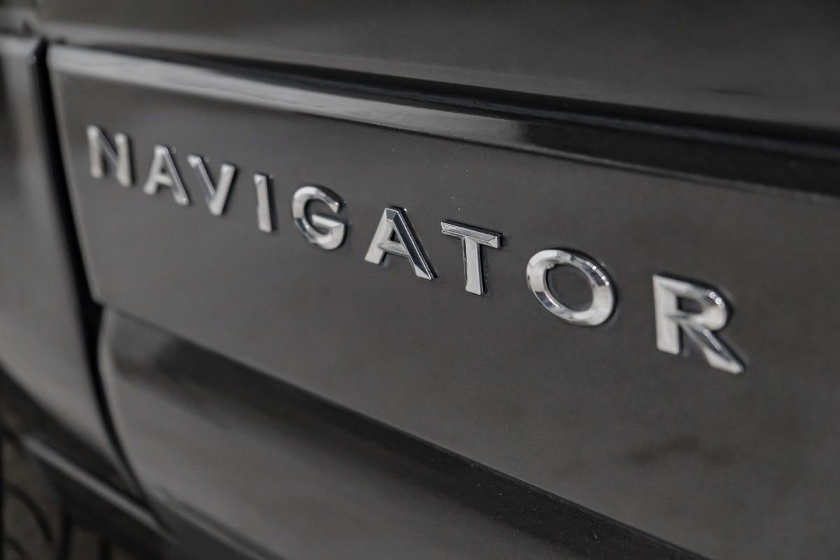 Used 2016 Lincoln Navigator Select image 38