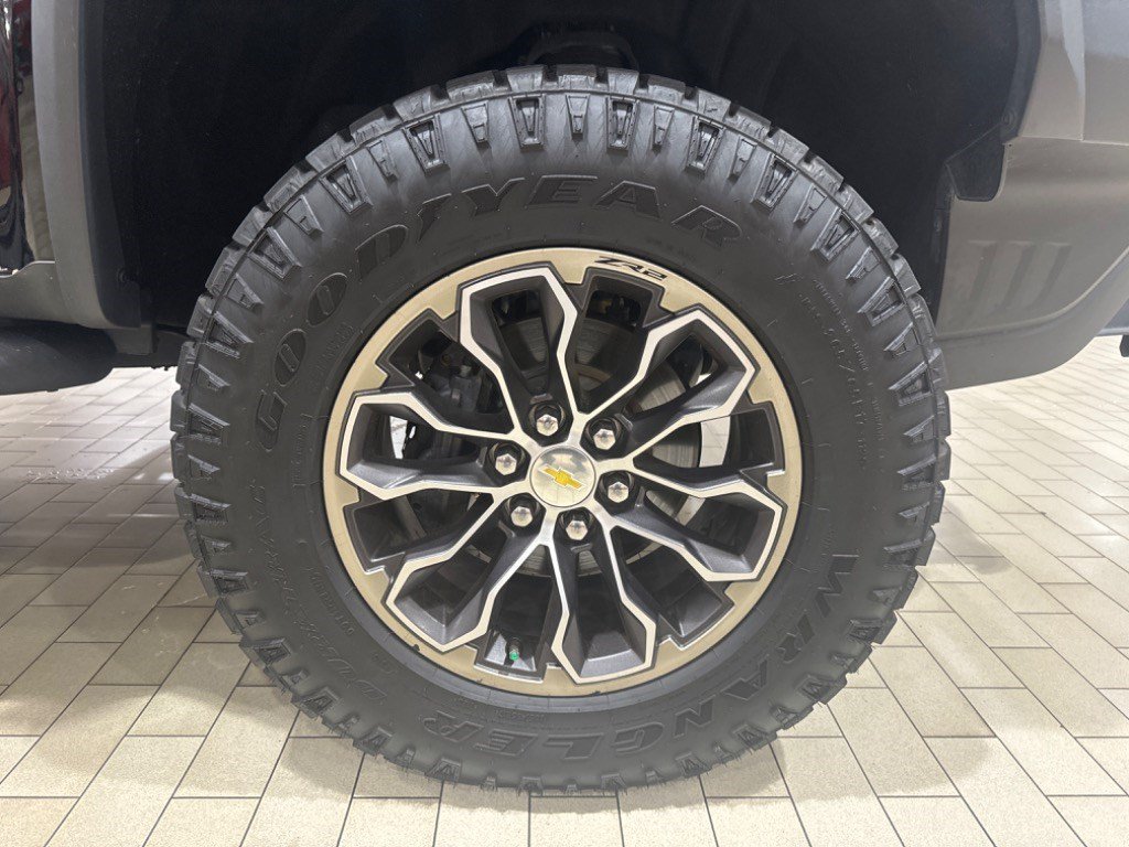 Used 2019 Chevrolet Colorado ZR2 w/ LPO, Premium Interior Package AWD/4WD image 5