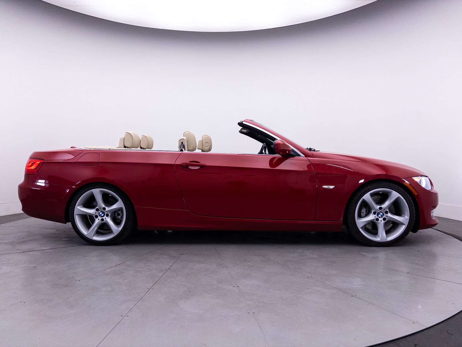Used 2011 BMW 335i Convertible RWD image 34