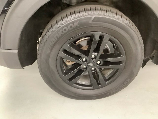Used 2023 Ford Explorer XLT AWD/4WD image 8