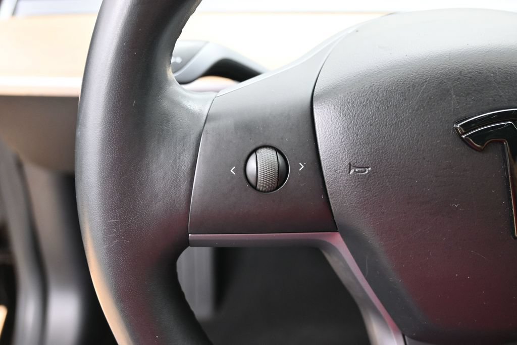 Used 2018 Tesla Model 3 Mid Range RWD image 11