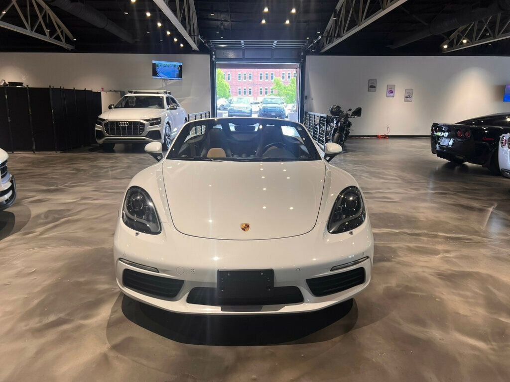 Used 2019 Porsche 718 Boxster RWD image 12