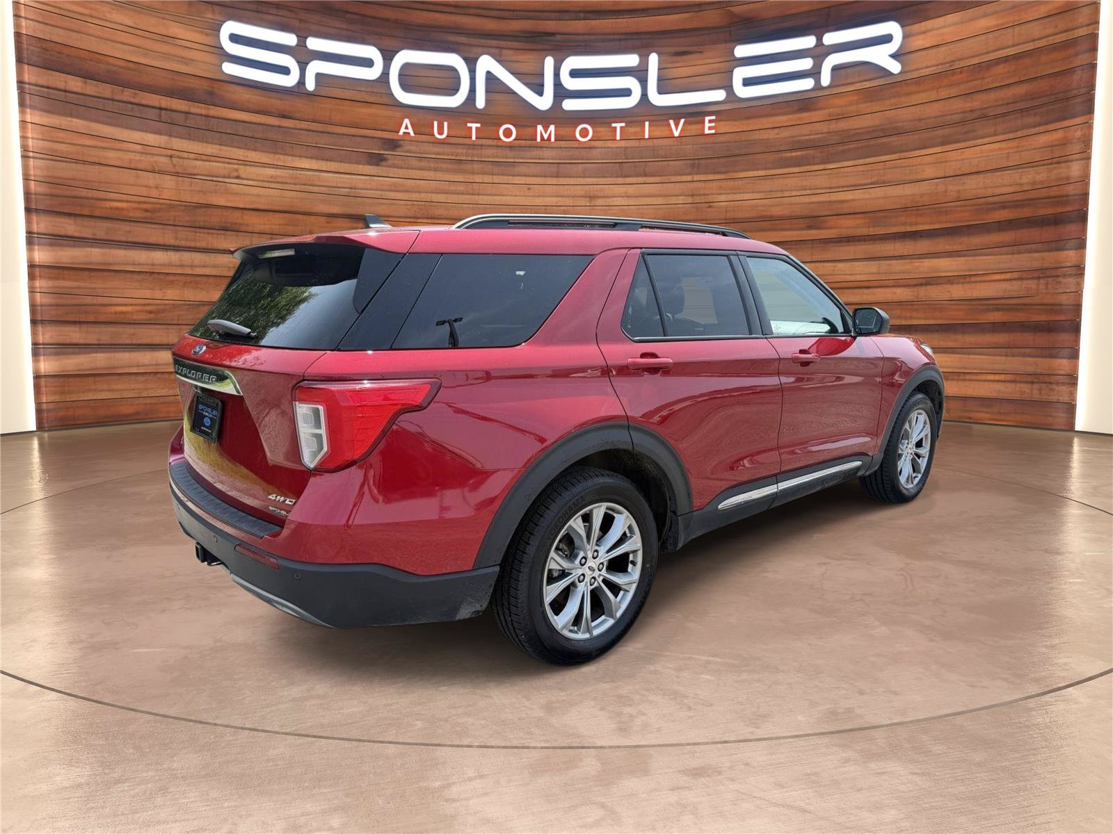 Used 2023 Ford Explorer XLT w/ Equipment Group 202A AWD/4WD image 7