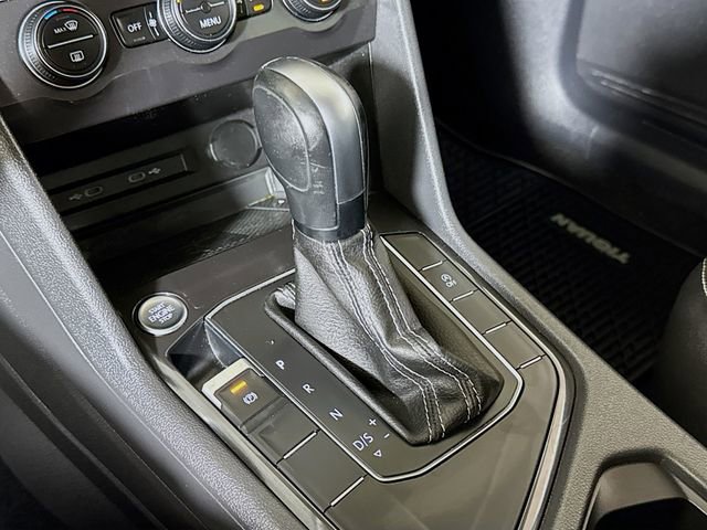 Used 2021 Volkswagen Tiguan SE image 15