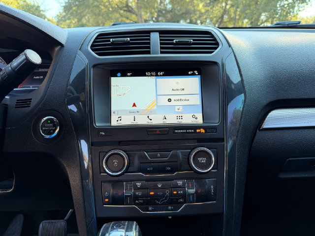 Used 2018 Ford Explorer XLT w/ Equipment Group 202A FWD image 13