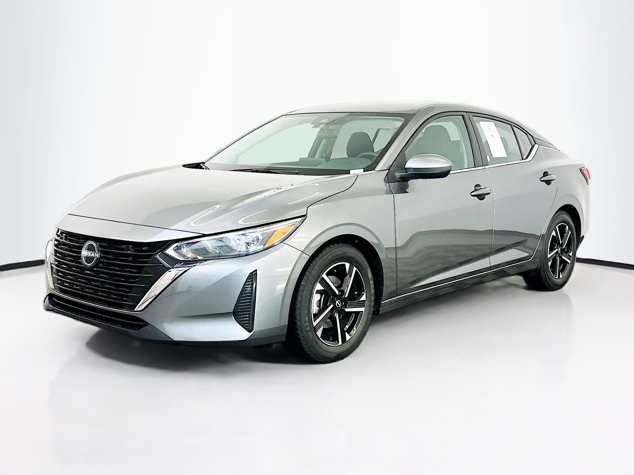 Used 2024 Nissan Sentra SV image 3