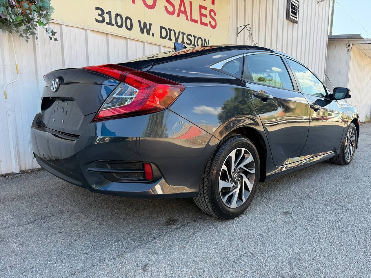 Used 2018 Honda Civic EX image 5