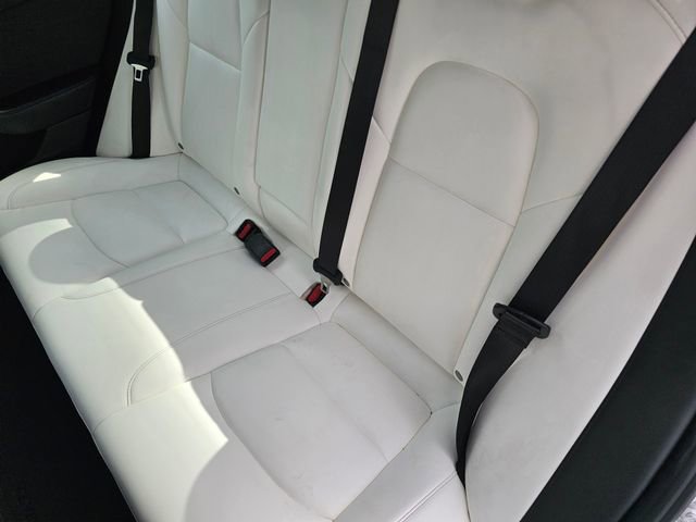 Used 2021 Tesla Model 3 Standard Range Plus image 18